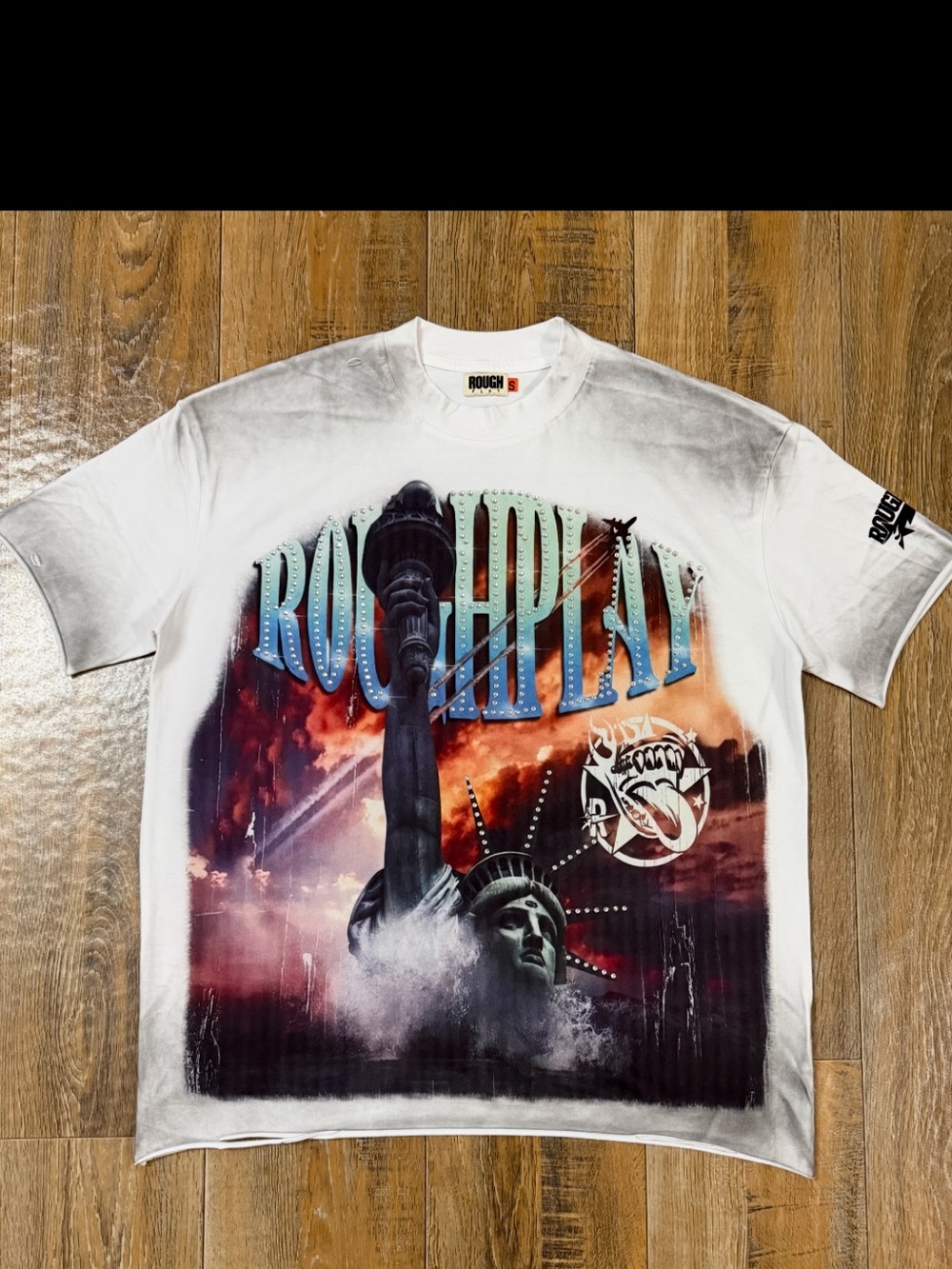 White Short-Sleeve Graphic Tee with Statue Motif